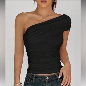 One-Shoulder Ruched Tank Top in Bkack